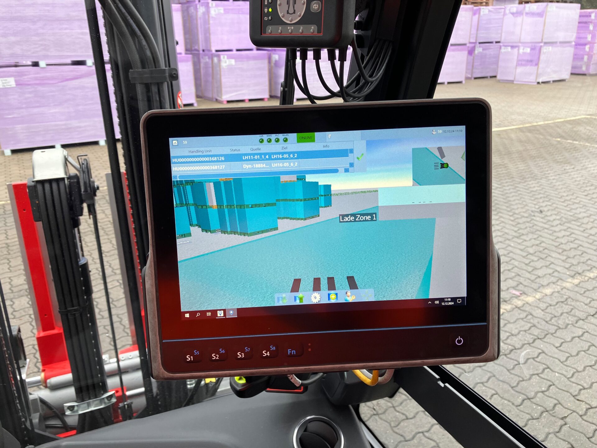 Operating Terminal Forklift Guidance System Software in the Forklift