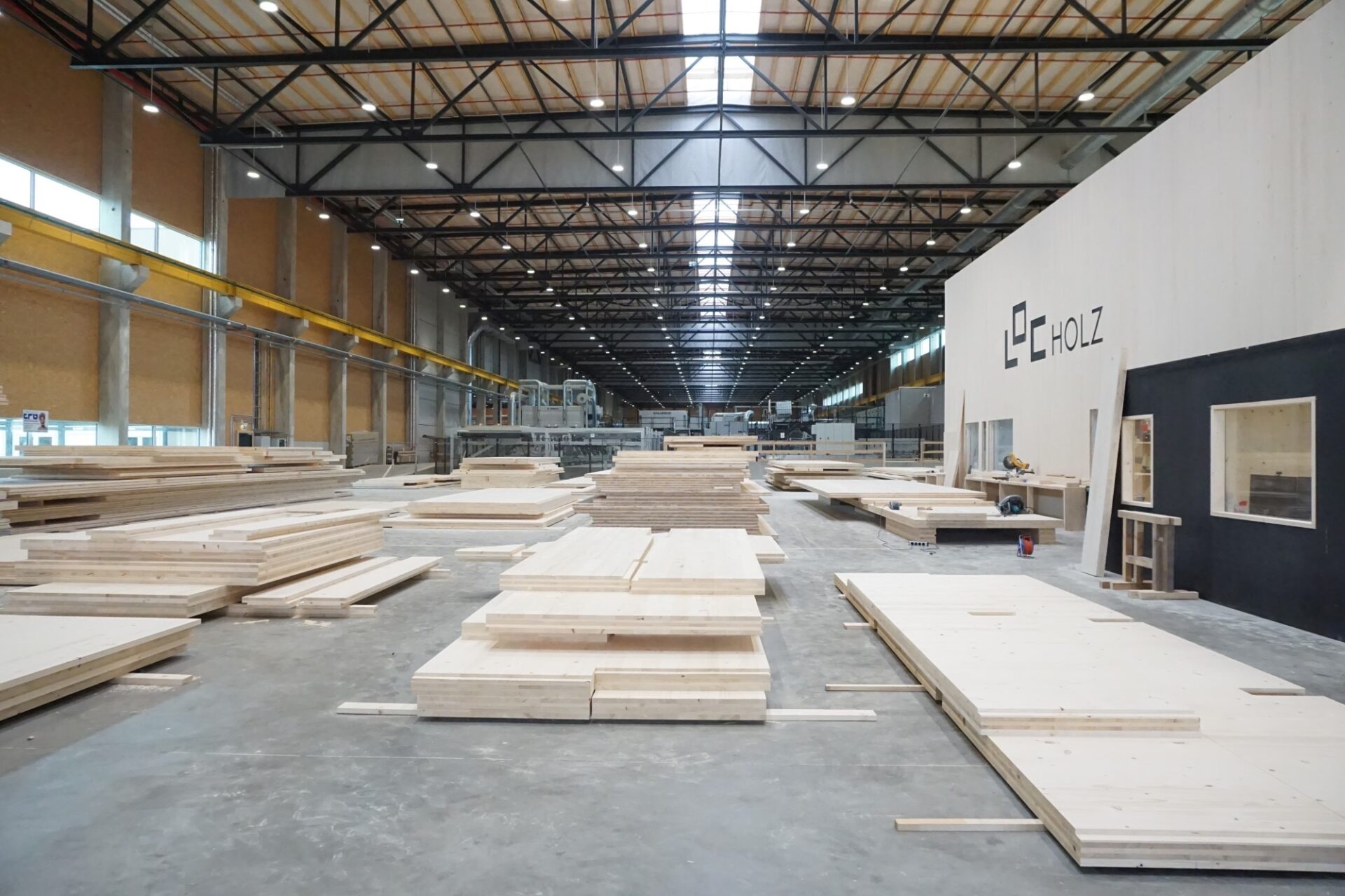 loc_holzstapel_halle