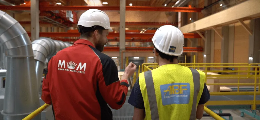 ABF Mitarbeiter bei Mayr Melnhof Holz bei der Weksbesichtigung